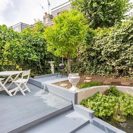Stylish Ground Floor Garden Flat Nr