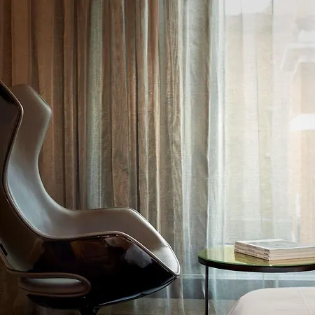 Park Plaza Waterloo 4*
