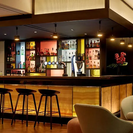 Park Plaza County Hall 4*