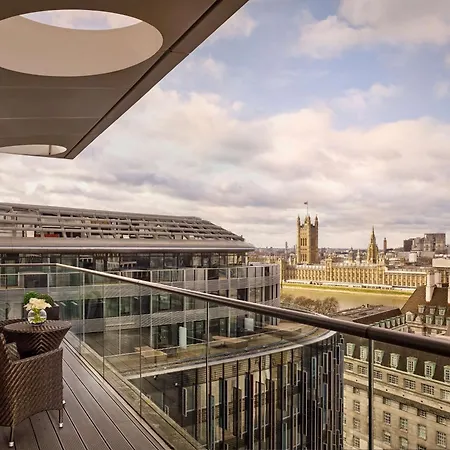 Park Plaza County Hall Londyn