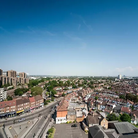 Apartment Floor - 2 Bed/2 Bath + Private Balcony *