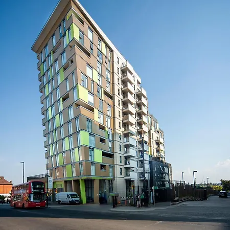 Apartment Floor - 2 Bed/2 Bath + Private Balcony