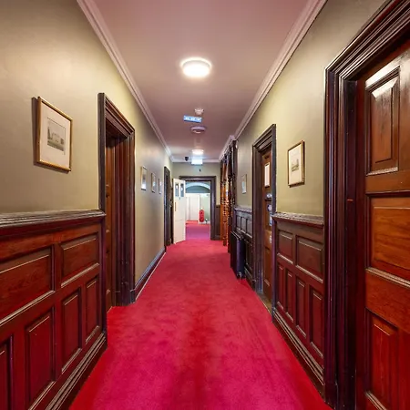 Palmers Swiss Hostel *