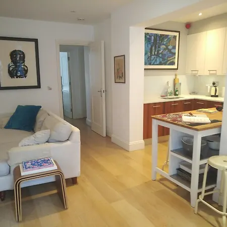 Apartment Superior 5* Kensington, Flat + Free Wi-fi *