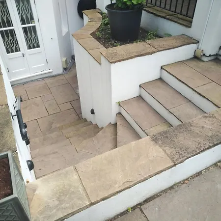 Superior 5* Kensington, Flat + Free Wi-fi Apartment *