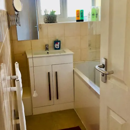 Location- 2 Bedroom London