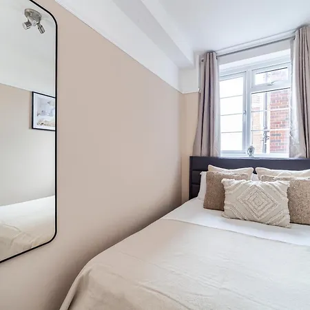 Apartment The Crystal Palace Collection