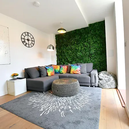 Apartment Bright Amelia - 2 Bed 1 Bath With Wifi And Netflix In The Heart Of London