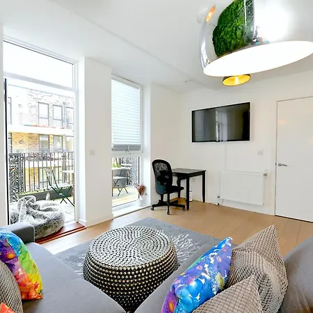 Apartment Bright Amelia - 2 Bed 1 Bath With Wifi And Netflix In The Heart Of *