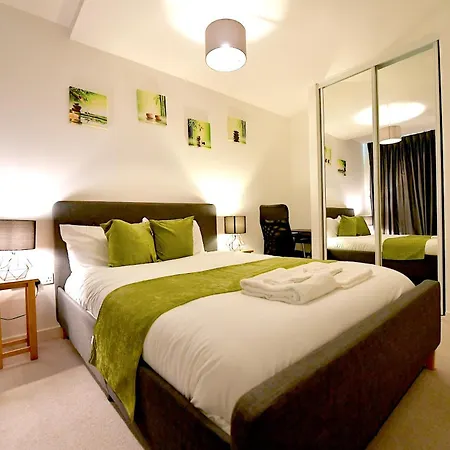 Bright Amelia - 2 Bed 1 Bath With Wifi And Netflix In The Heart Of *