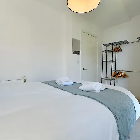 Apartment Bright Amelia - 2 Bed 1 Bath With Wifi And Netflix In The Heart Of *