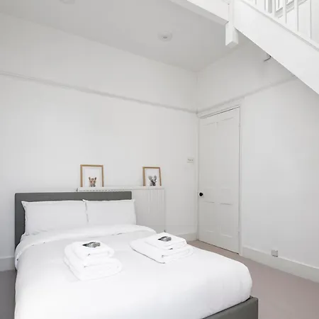 4 Bedroom Edwardian Family House Wgarden, Notting Hill Apartment *
