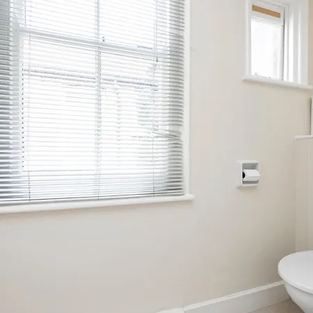 4 Bedroom Edwardian Family House Wgarden, Notting Hill Apartment London
