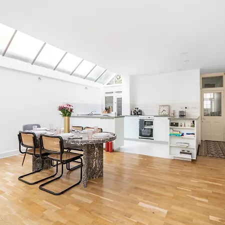 4 Bedroom Edwardian Family House Wgarden, Notting Hill London