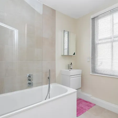 4 Bedroom Edwardian Family House Wgarden, Notting Hill Apartment