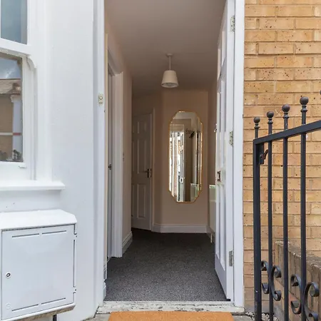 Arte Stays: Spacious Garden House In Stratford With Free Parking *