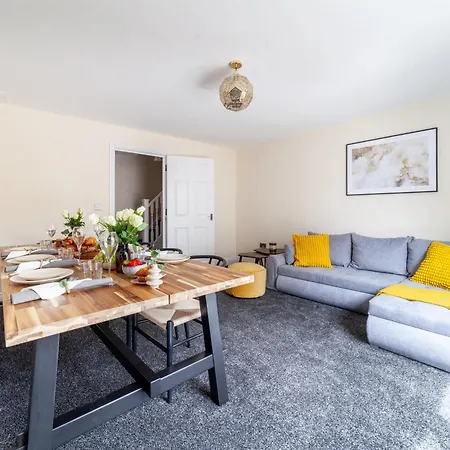 Arte Stays: Spacious Garden House In Stratford With Free Parking