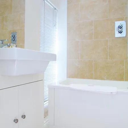 Notting Hill Light & Airy *