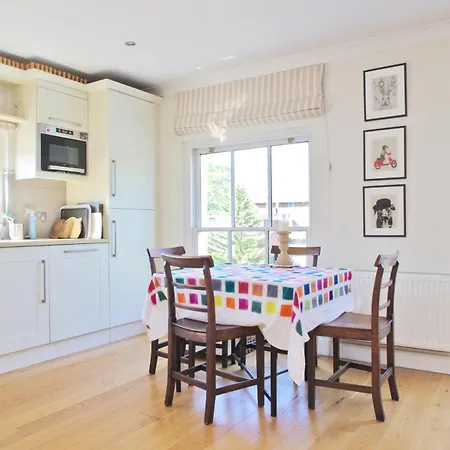 Notting Hill Light & Airy * London
