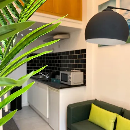 Modern Close To Hyde Park London