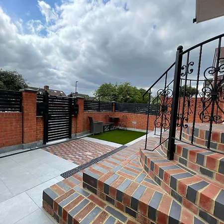 Luxury With En-suite Bathrooms - West London Harrow on the Hill