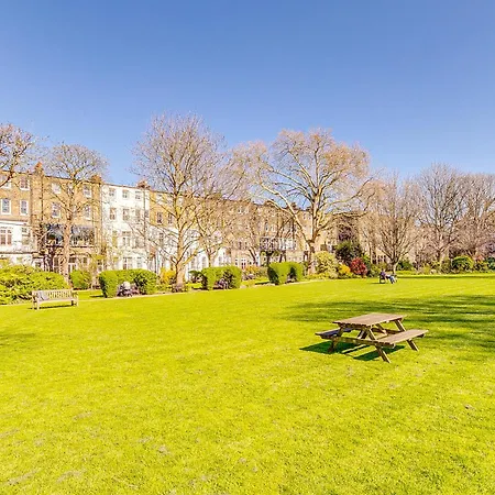 For Explorers - 3 Min Walk To Station Apartamento Londres