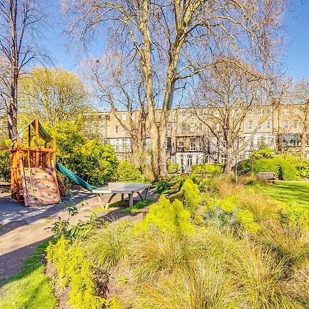 For Explorers - 3 Min Walk To Station Apartamento Londres