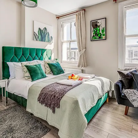For Explorers - 3 Min Walk To Station Apartamento Londres