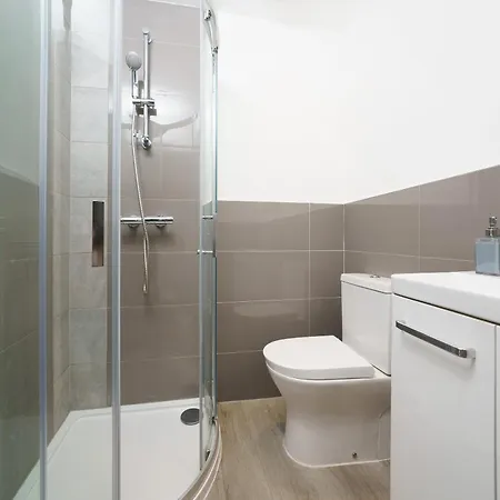 Apartment Modern In South West *