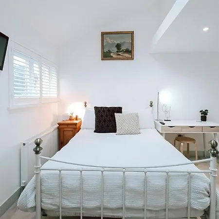The Pembroke Studio By Richmond Park
