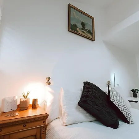 The Pembroke Studio By Richmond Park