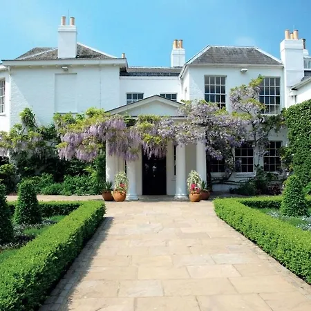 The Pembroke Studio By Richmond Park * Kingston upon Thames (Greater London)