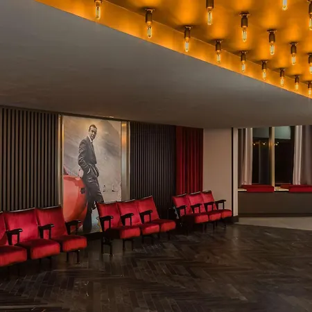 Radisson Red London Heathrow Ξενοδοχείο 4*