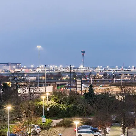 Radisson Red London Heathrow Hotel Harmondsworth