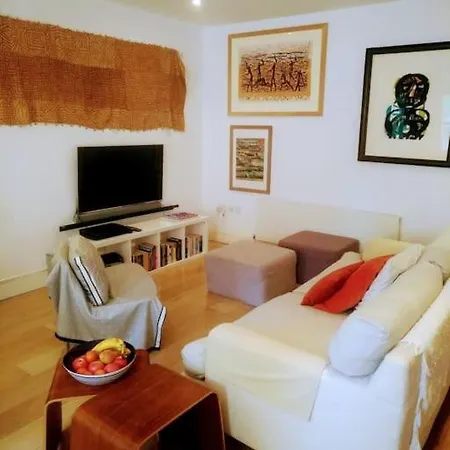 Superior 5* Kensington, Flat + Free Wi-fi
