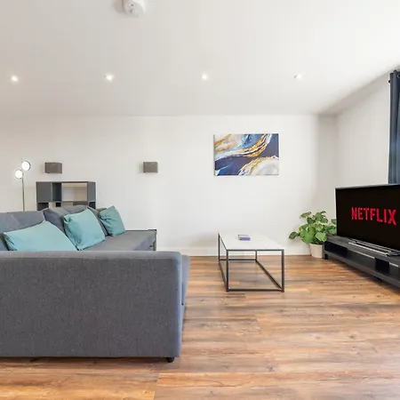 4 West Brand New Loft *