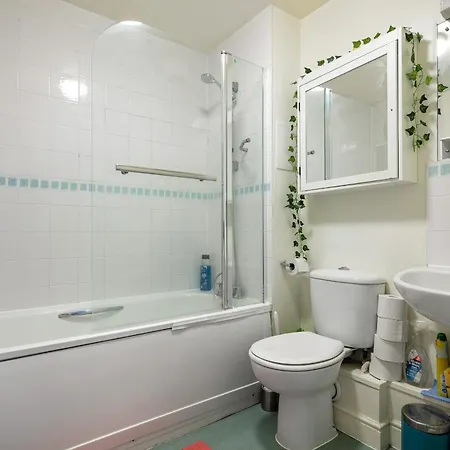 Orange Flat By Lower Regent Canal Apartment