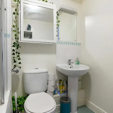 Orange Flat By Lower Regent Canal Apartment *