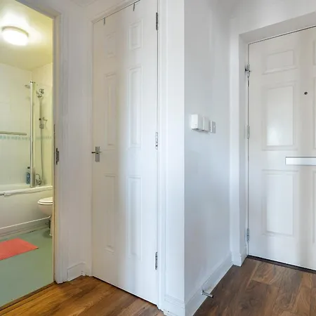 Orange Flat By Lower Regent Canal Apartment London