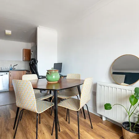 Orange Flat By Lower Regent Canal Apartment London