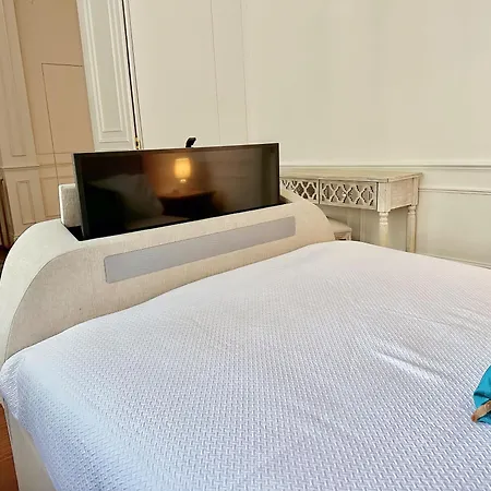 Apartment Luxurious 2-bedroom, 2-bathroom Paddington Retreat With En-suite Tv Bed *