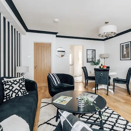 Chic 1 Bed Flat Zone 2 Hampstead Swiss Apartment London