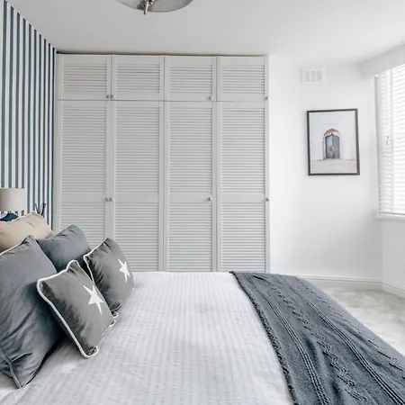 Chic 1 Bed Flat Zone 2 Hampstead Swiss Apartment *