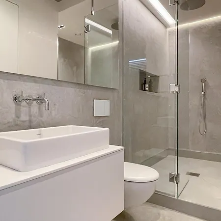 Luxury Urban Oasis With Garden And Private *