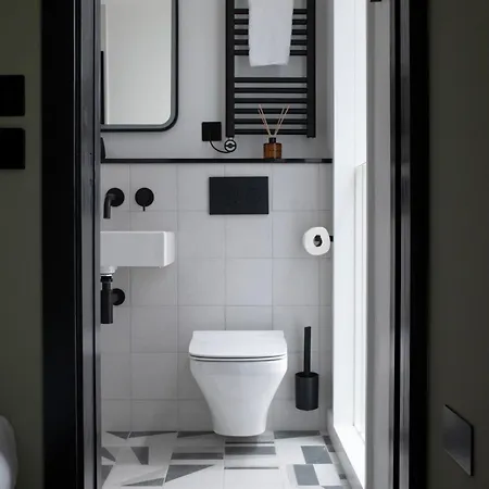 Apartment Bob W Tower Hill *