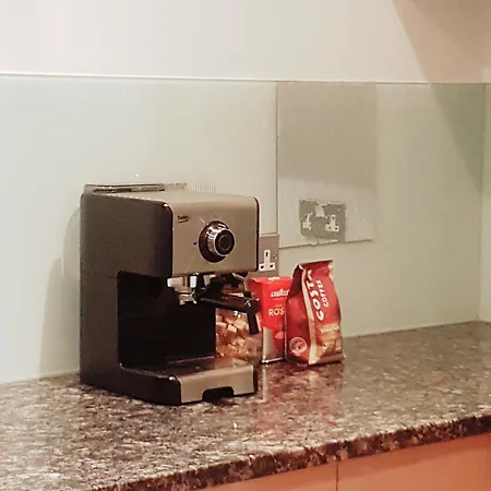 Apartment View Short Walk To Tower Bridge, Free Car Parking London