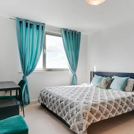 Apartment View Short Walk To Tower Bridge, Free Car Parking *