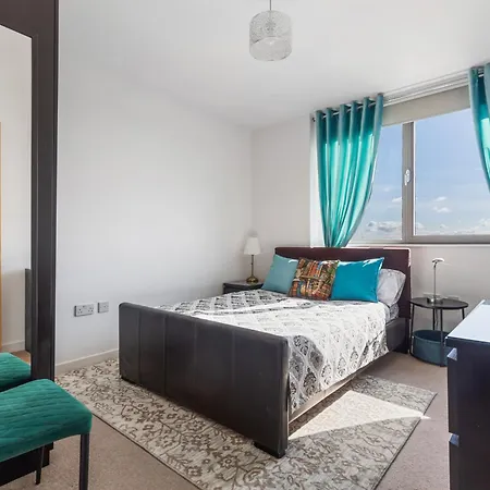View Short Walk To Tower Bridge, Free Car Parking London