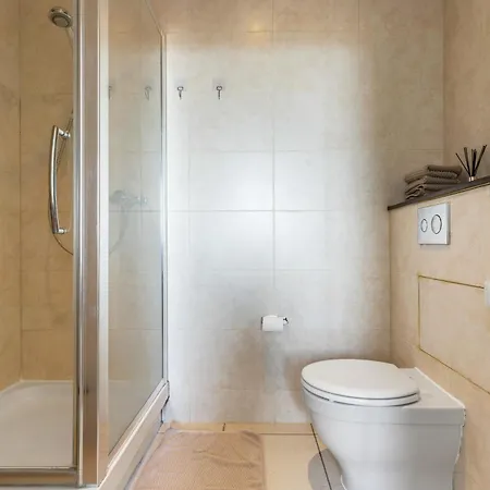 Apartment View Short Walk To Tower Bridge, Free Car Parking London