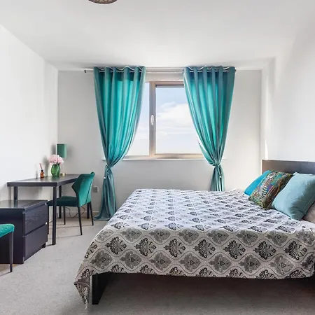 View Short Walk To Tower Bridge, Free Car Parking Apartment